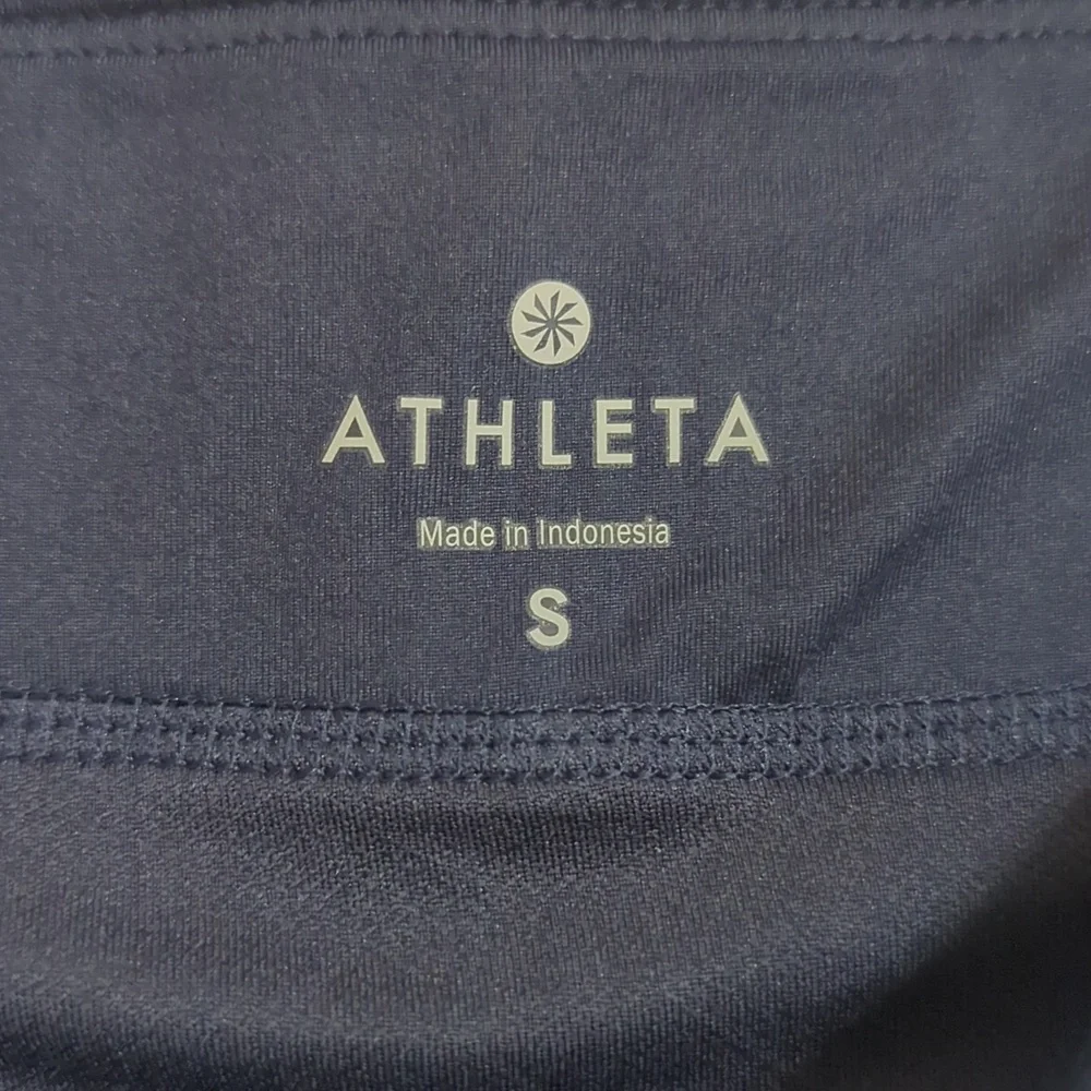 Athleta Ready Set Go 2 in 1 Shorts, Color Navy/Black Size S